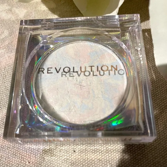 Prism Pressed Powder - Picture 2 of 5